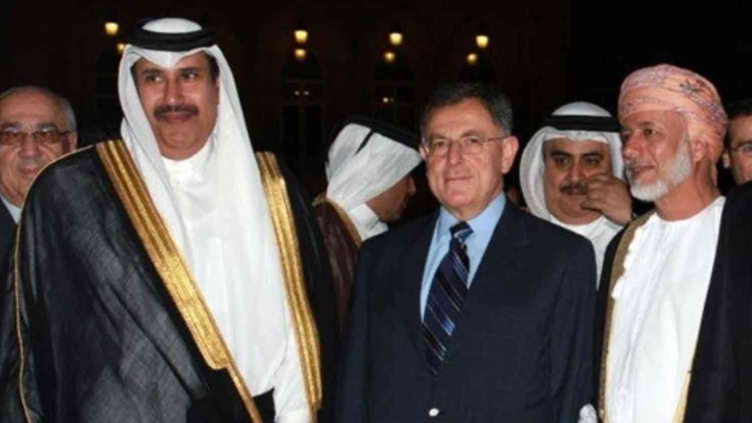 حمد بن جاسم يصل بيروت للمشاركة بمراسم تنصيب الرئيس اللبناني