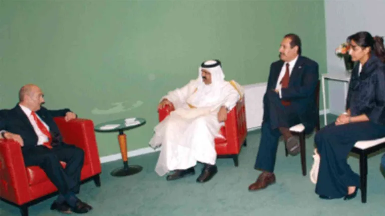 أمير قطر يبحث مع رئيس الوزراء الإسرائيلي رفع الحصار الإسرائيلي عن غزة