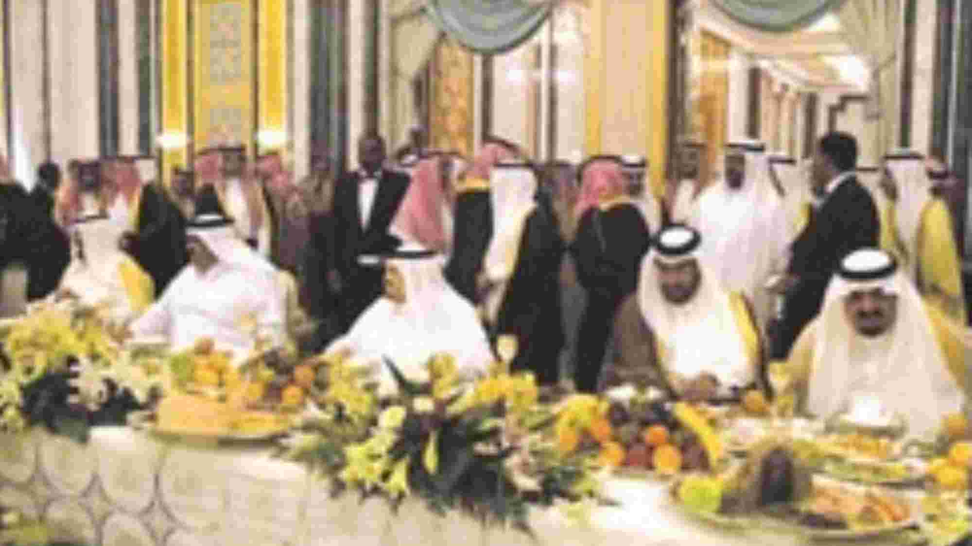 قمة قطرية سعودية في الرياض لبحث التطورات العربية والإسلامية