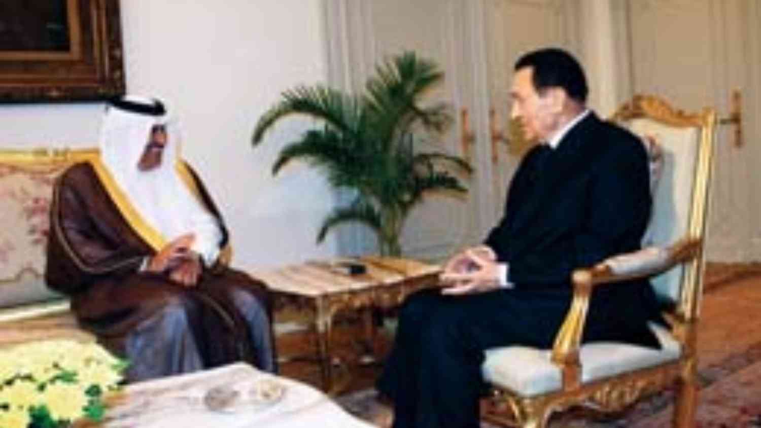 حمد بن جاسم ومبارك يبحثان العلاقات الاقتصادية بين قطر ومصر