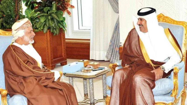 حمد بن جاسم وبن علوي يبحثان التعاون الاقتصادي بين قطر وعمان