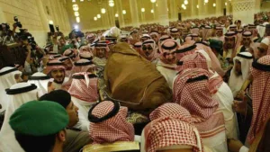 أمير قطر يشارك في تشييع جثمان الملك فهد بن عبد العزيز