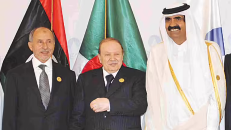 قمة قطرية جزائرية ليبية لبحث تطورات الأوضاع في المنطقة