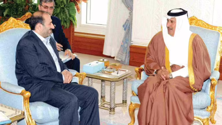 حمد بن جاسم ومساعد رئيس إيران يبحثان دعم علاقات الدوحة وطهران