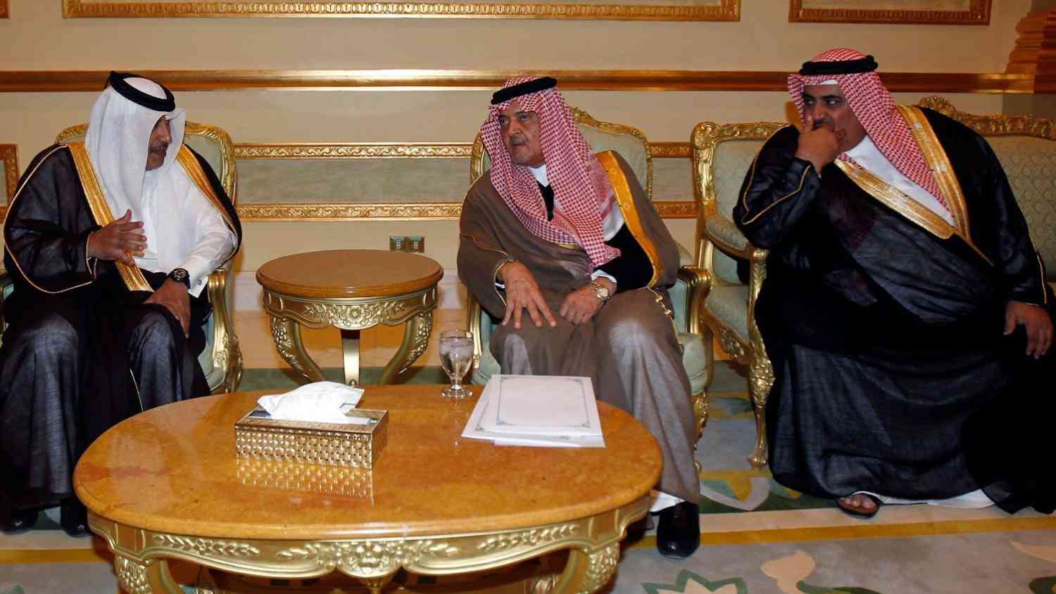 حمد بن جاسم يبحث مع وزراء عرب ضرورة وقف عمليات الأسد في سوريا