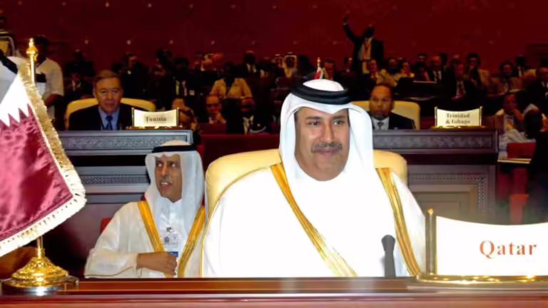 حمد بن جاسم يتلقى دعوة لحضور مؤتمر بالي للديمقراطية 2012