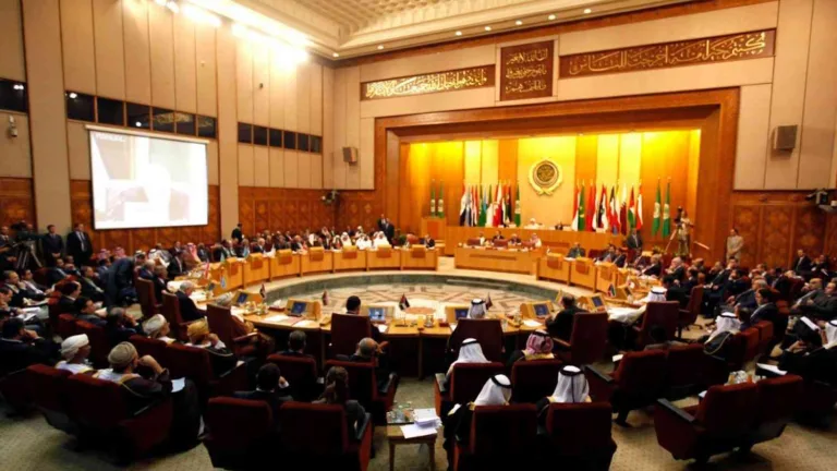 اقتراح قطري عماني بتشكيل لجنة عربية لزيارة سوريا