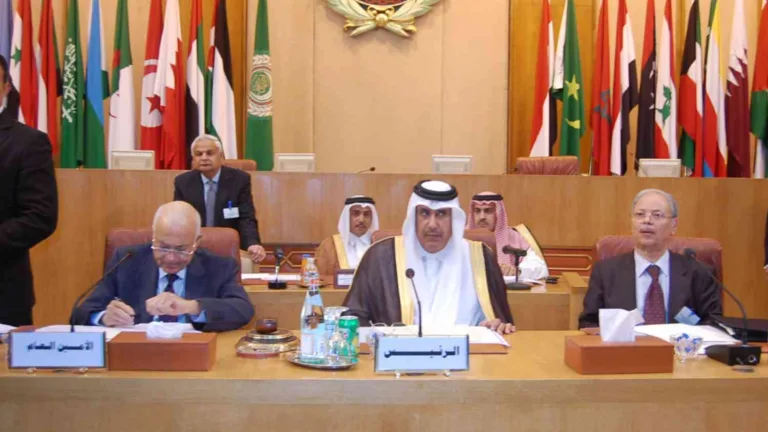 برئاسة حمد بن جاسم.. تشكيل لجنة عربية للتواصل مع الأسد