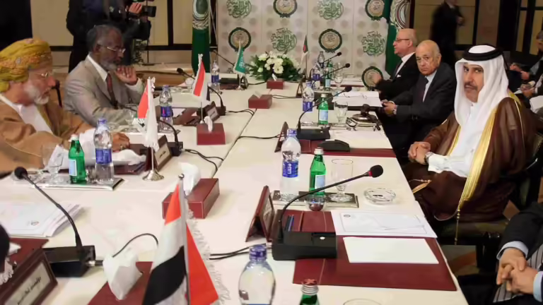 مهلة عربية لتوقيع دمشق بروتوكول بعثة المراقبين في سوريا