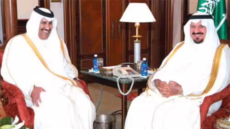 حمد بن جاسم وولي عهد السعودية يبحثان تطورات أوضاع فلسطين