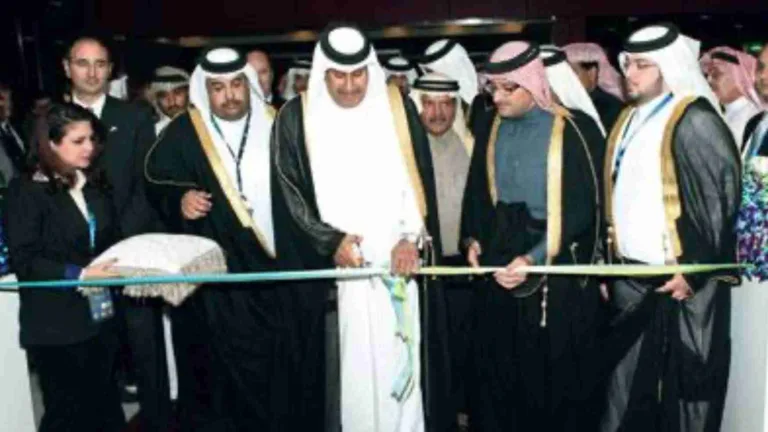 قطر تدعو لإنهاء توتر إيران والغرب بشأن احتمال إغلاق مضيق هرمز