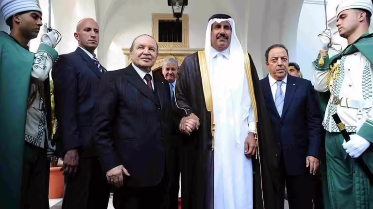 حمد بن جاسم يبحث مع بوتفليقة تطورات أحداث الأزمة السورية