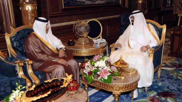 حمد بن جاسم ينقل رسالة من أمير قطر للعاهل السعودي