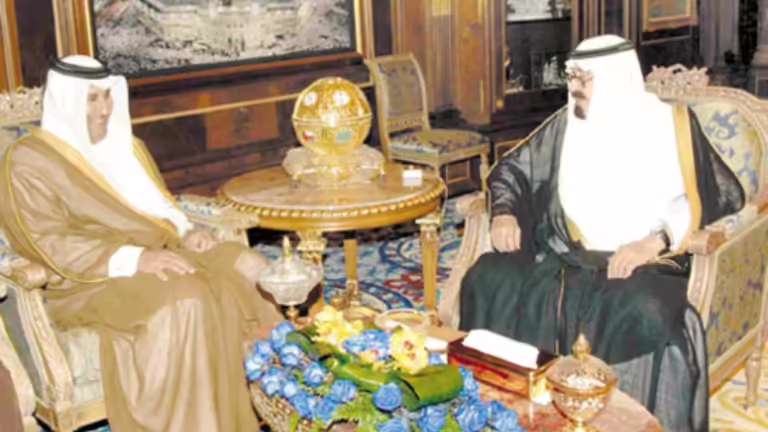 حمد بن جاسم يبحث مع الملك عبدالله تدعيم علاقات الدوحة والرياض