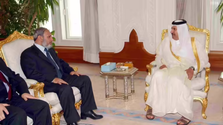 حمد بن جاسم ومحمود الزهار يبحثان مستجدات الأوضاع الفلسطينية