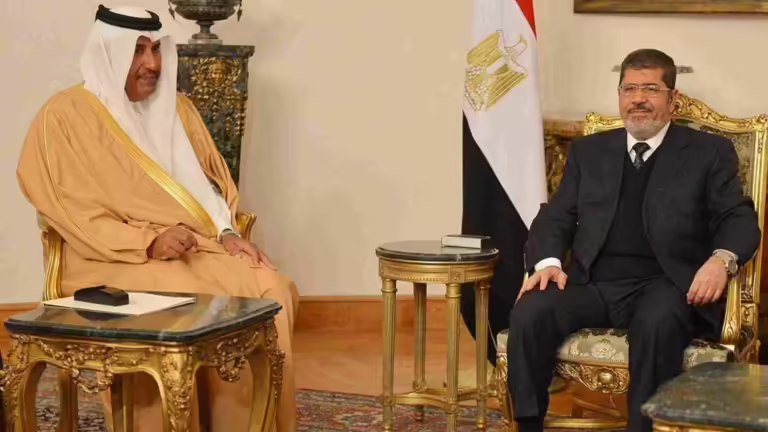 حمد بن جاسم يبحث مع الرئيس مرسي مستجدات القضية الفلسطينية