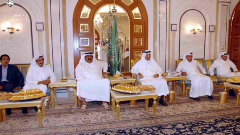 أمير قطر وولي عهد السعودية يبحثان تعميق علاقات الدوحة والرياض