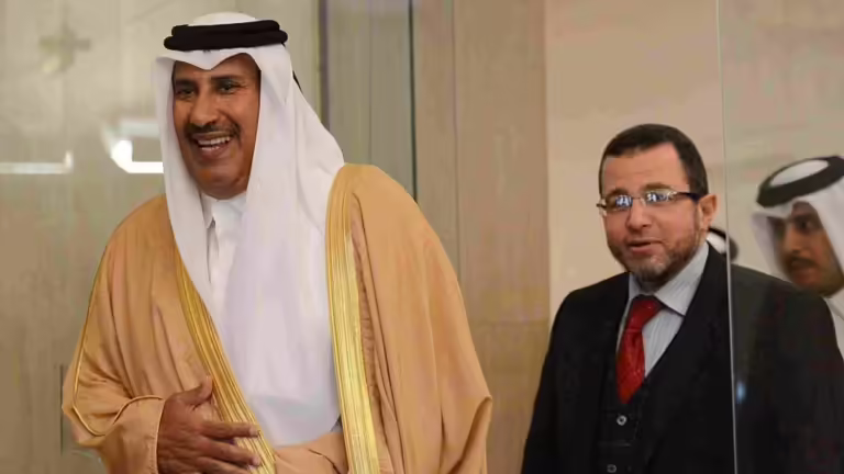 حمد بن جاسم يبحث مع هشام قنديل تنمية علاقات قطر ومصر