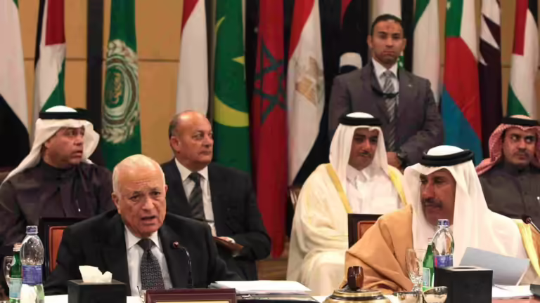 المجلس الوزاري العربي يقرر تمديد عمل المراقبين بسوريا