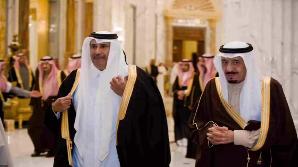 حمد بن جاسم وولي العهد السعودي الأمير سلمان بن عبد العزيز آل سعود