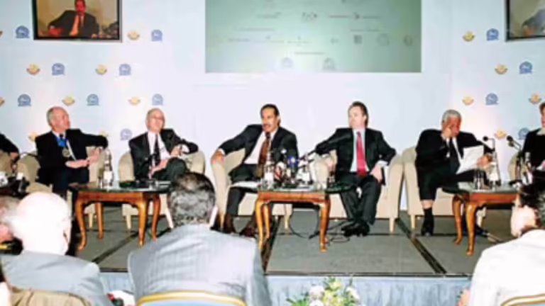 حمد بن جاسم يكشف عن استثمارات قطاع الطاقة القطري في 6 سنوات