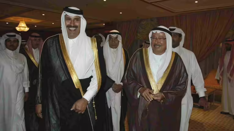 حمد بن جاسم يراسل راشد النعيمي بشأن توطيد علاقات الدوحة وأبوظبي