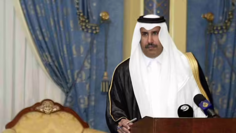 حمد بن جاسم يعلن دعمه مبادرة الشيخ زايد لمنع غزو العراق