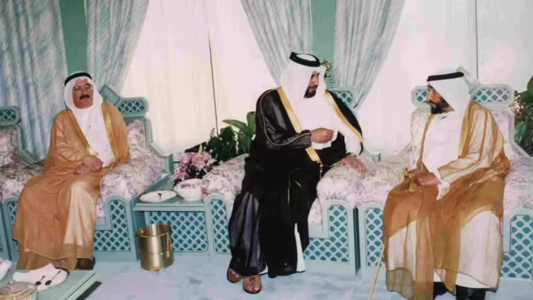 التقى الشيخ زايد.. وزير الخارجية القطري في أبوظبي