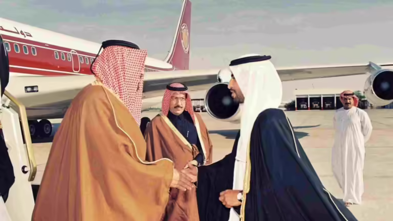 رسالة لأمير قطر من رئيس الإمارات بشأن علاقات الدوحة وأبوظبي