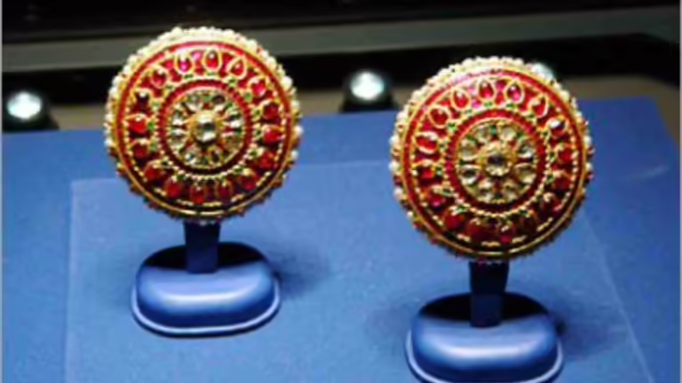 حمد بن جاسم يفتتح معرض الدوحة الخامس للمجوهرات والساعات