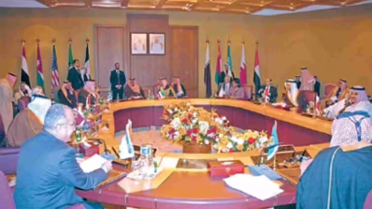 اجتماع عربي أمريكي بالكويت يؤكد رفض التدخل في شؤون العراق