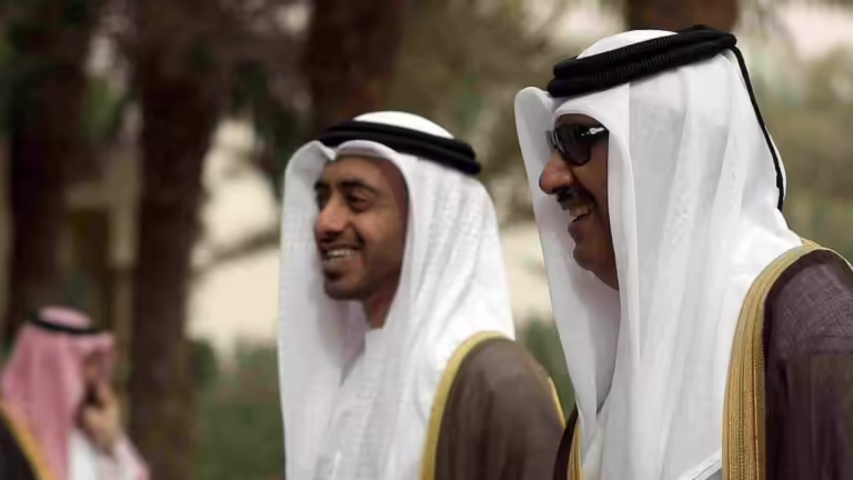 حمد بن جاسم يراسل عبدالله بن زايد بشأن دفع تعاون قطر والإمارات