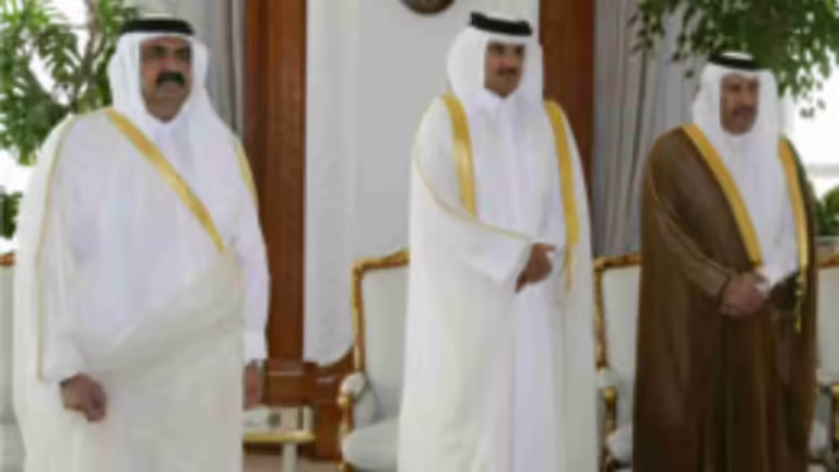 تعديل تشكيل مجلس الوزراء القطري برئاسة حمد بن جاسم