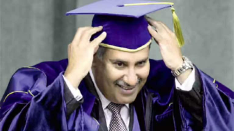 منح حمد بن جاسم الدكتوراه الفخرية من معهد موسكو للعلاقات الدولية