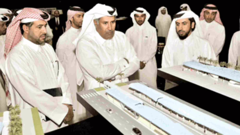 حمد بن جاسم يطلع على سير أعمال مشروع مدينة لوسيل