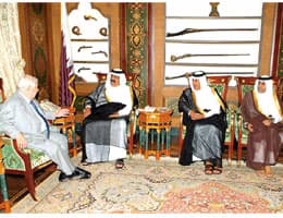 أمير-قطر-يلتقي-وليد-المعلم