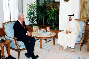 الشيخ-تميم-يلتقي-بيكر