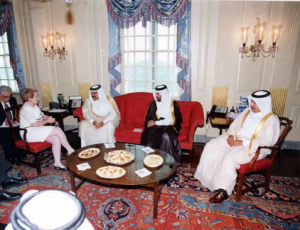 وزير-الخارجية-القطري-حمد-بن-جاسم-يلتقي-مادلين-أولبرايت
