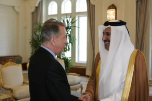 النائب الأول لرئيس مجلس الوزراء وزير الخارجية يستقبل المبعوث الأممي بالدوحة – 21 مارس 2006