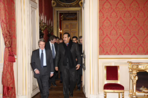 رئيس الوزراء الشيخ حمد بن جاسم يلتقي وزير الخارجية الفرنسي في باريس – 2 فبراير 2009