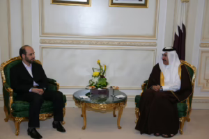 رئيس الوزراء الشيخ حمد بن جاسم يستقبل وزير الصناعة الإيراني – 16 فبراير 2009