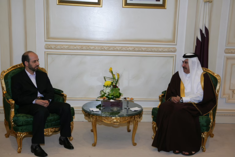 رئيس الوزراء الشيخ حمد بن جاسم يستقبل وزير الصناعة الإيراني – 16 فبراير 2009