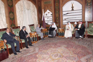 سمو الأمير يستقبل مستشار الرئيس اليمني في الدوحة – 24 أغسطس 2009