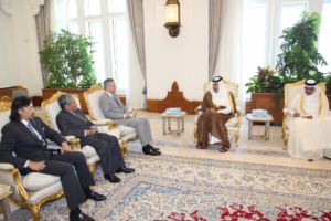 رئيس مجلس الوزراء وزير الخارجية  يستقبل ولي عهد ولاية بيراك الماليزية – 12 أكتوبر 2009