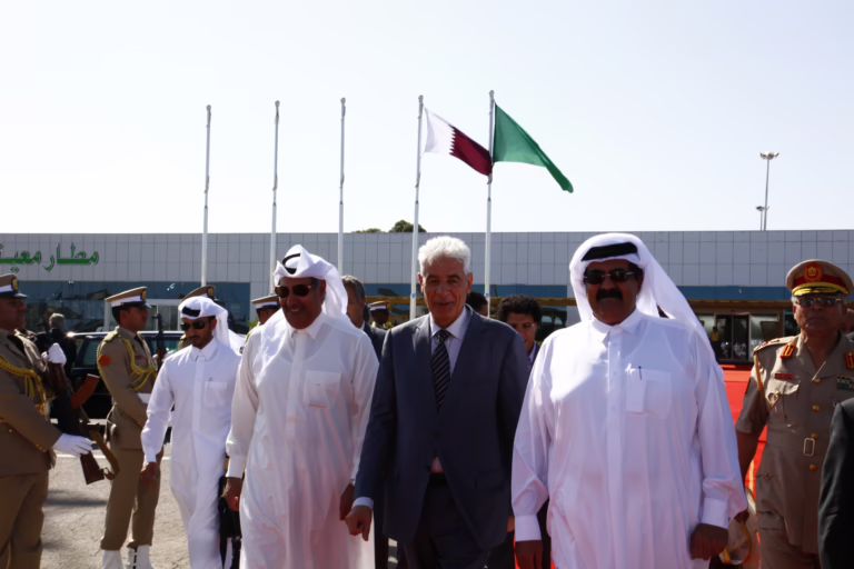 الأمير حمد بن خليفة في زيارة خارجية إلى ليبيا برفقة رئيس الوزراء حمد بن جاسم – 20 أكتوبر 2009