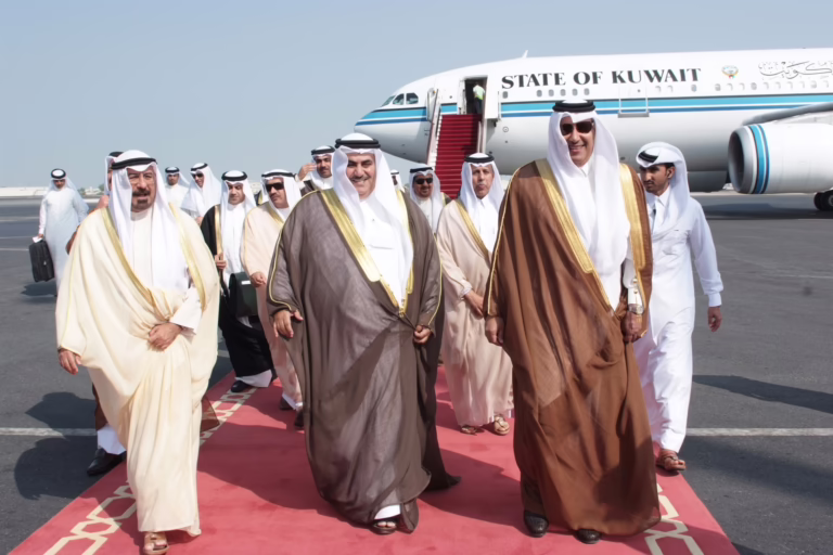 رئيس الوزراء الشيخ حمد بن جاسم بن جبر آل ثاني يستقبل وزير خارجية الكويت ووزير خارجية البحرين في الدوحة – 10 نوفمبر 2009