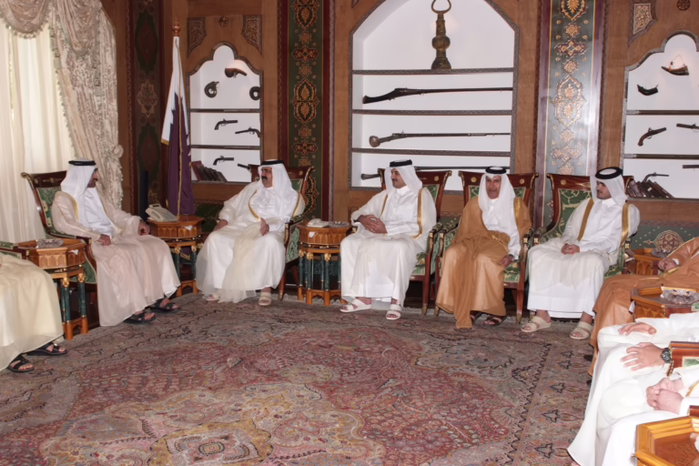 سمو الأمير الشيخ حمد بن خليفة آل ثاني يستقبل ولي عهد أبوظبي في الدوحة – 18 نوفمبر 2009