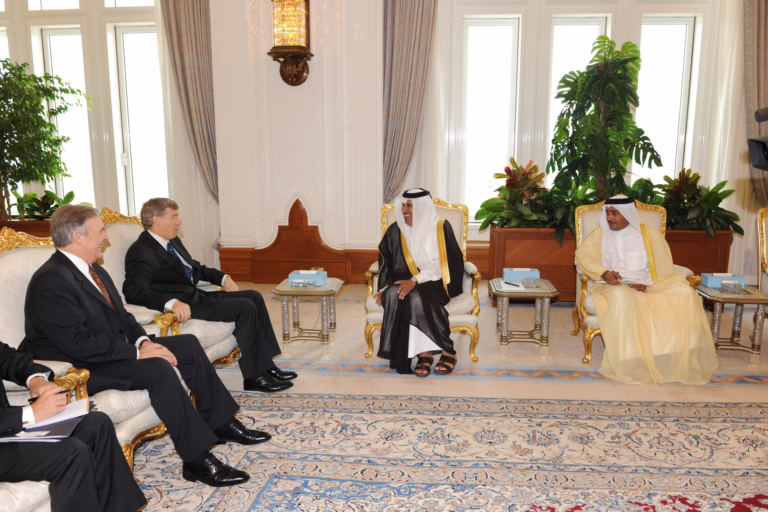 رئيس الوزراء الشيخ حمد بن جاسم بن جبر آل ثاني يستقبل نائب وزير الطاقة الأمريكي في الدوحة – 10 ديسمبر 2009