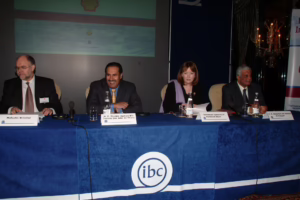 الشيخ حمد بن جاسم يشارك في المؤتمر الثاني للمال والاستثمار في قطر بلندن – 9 مارس 2004