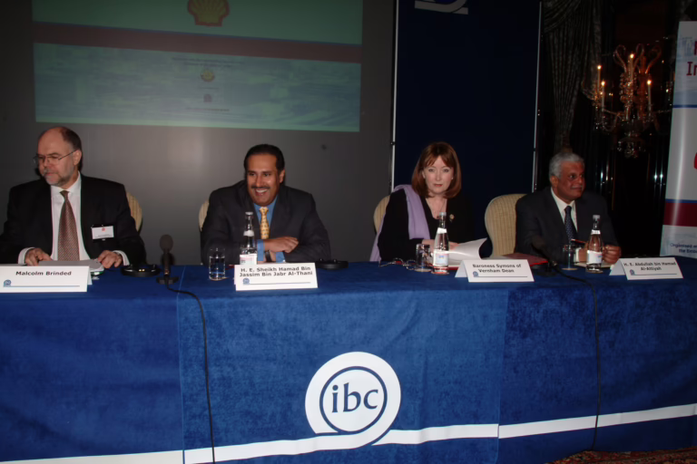 الشيخ حمد بن جاسم يشارك في المؤتمر الثاني للمال والاستثمار في قطر بلندن – 9 مارس 2004